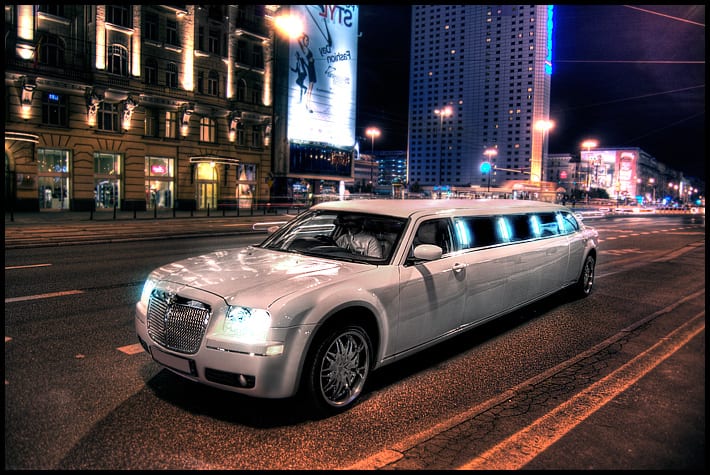 Chrysler 300C Long Edition — wynajem limuzyny Warszawa, do 10 osób